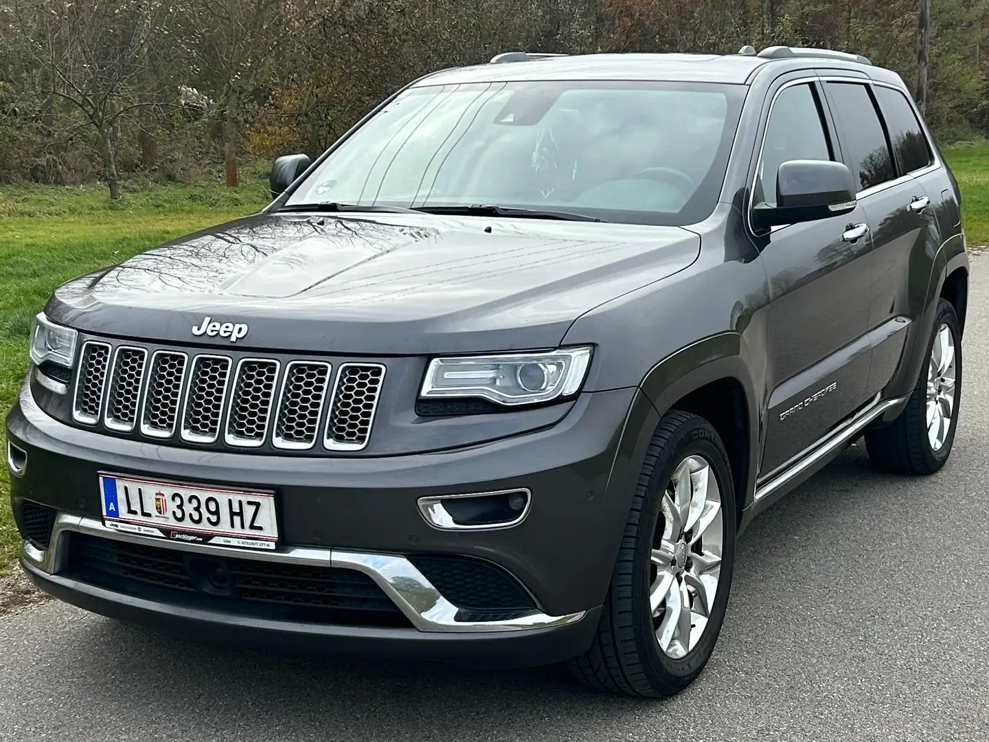 Jeep Grand Cherokee Grand Cherokee 3,0 V6 CRD Summit Summit Grau - 2