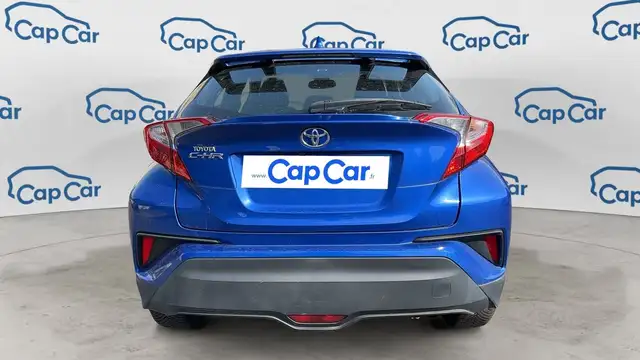 Toyota C-HR view 3