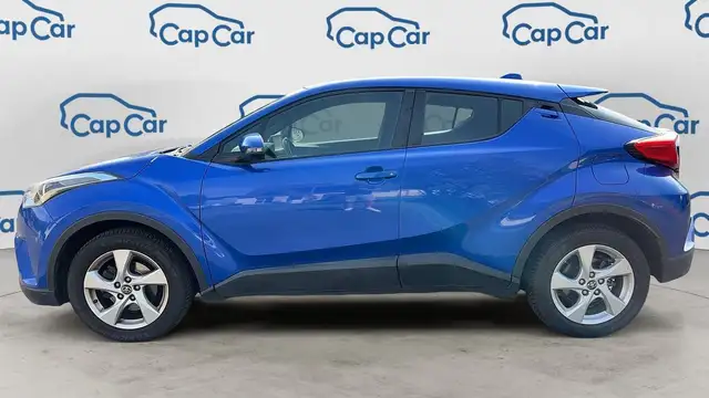 Toyota C-HR view 2
