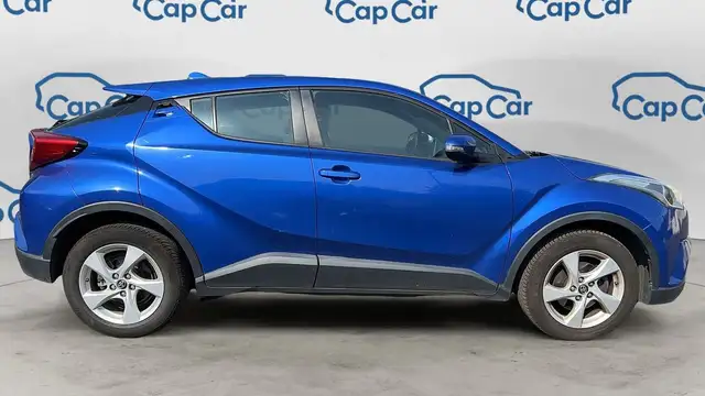 Toyota C-HR view 4