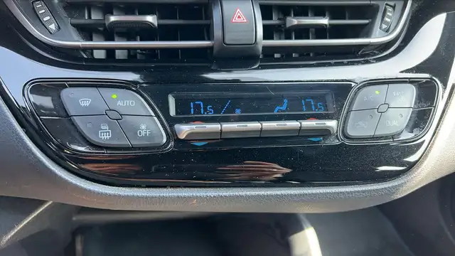 Toyota C-HR view 13