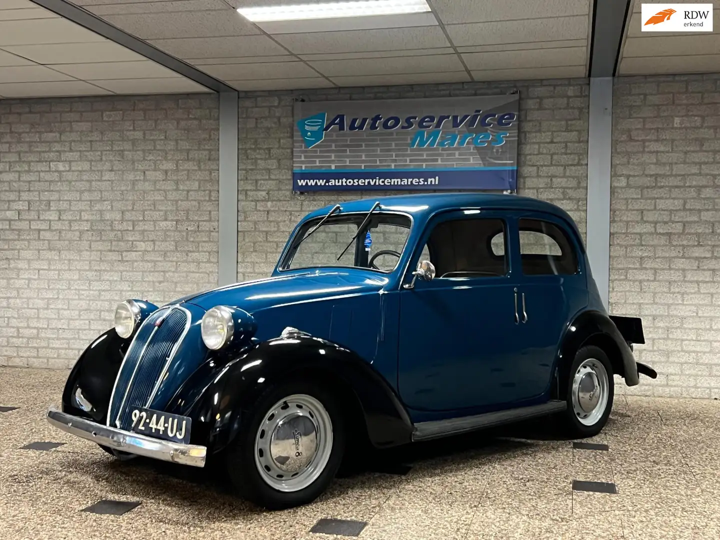 Oldtimer Simca 8 Berline Bleu - 1