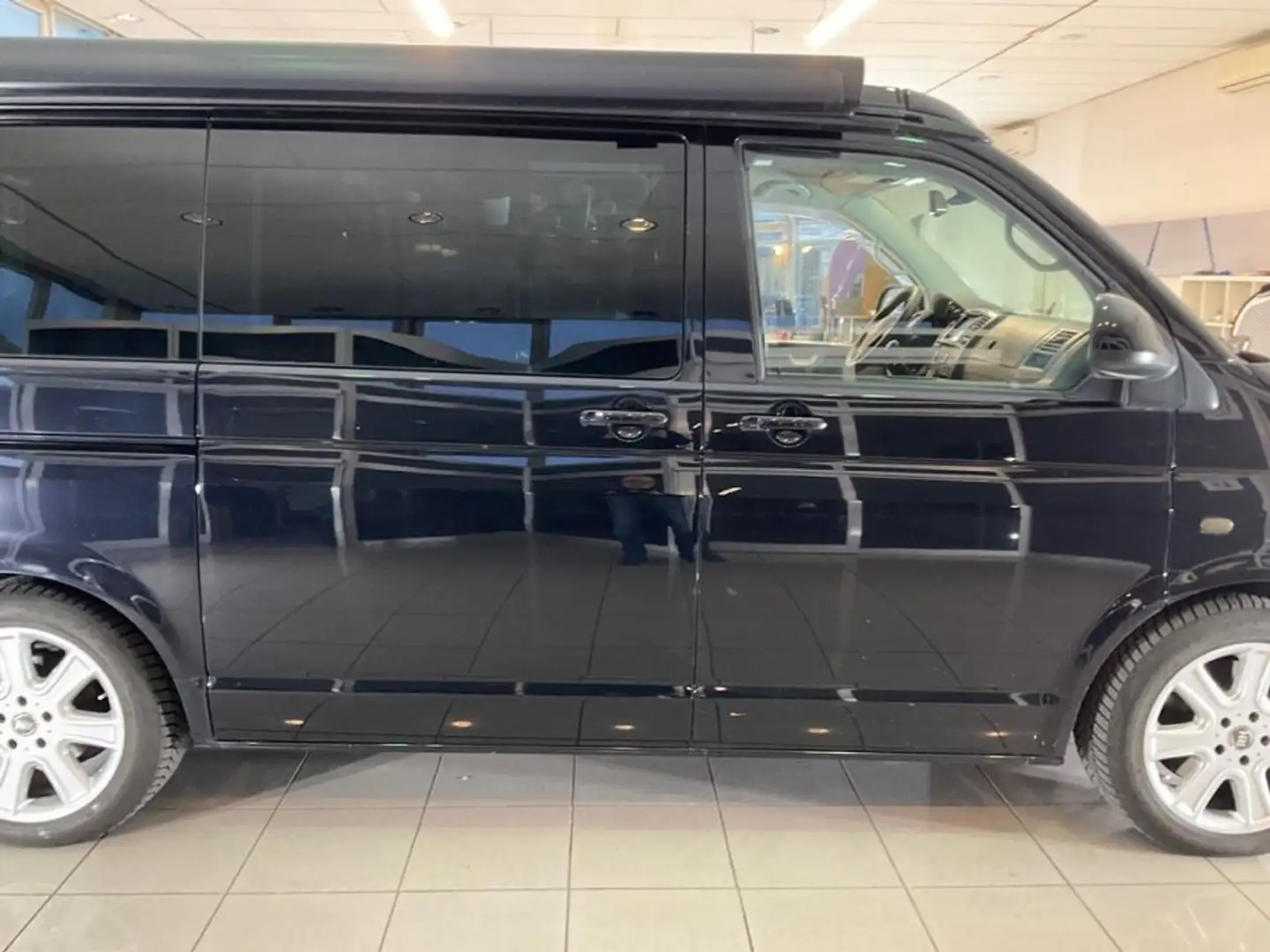Volkswagen T5 California California 2.0 TDI Beach. Gris - 2