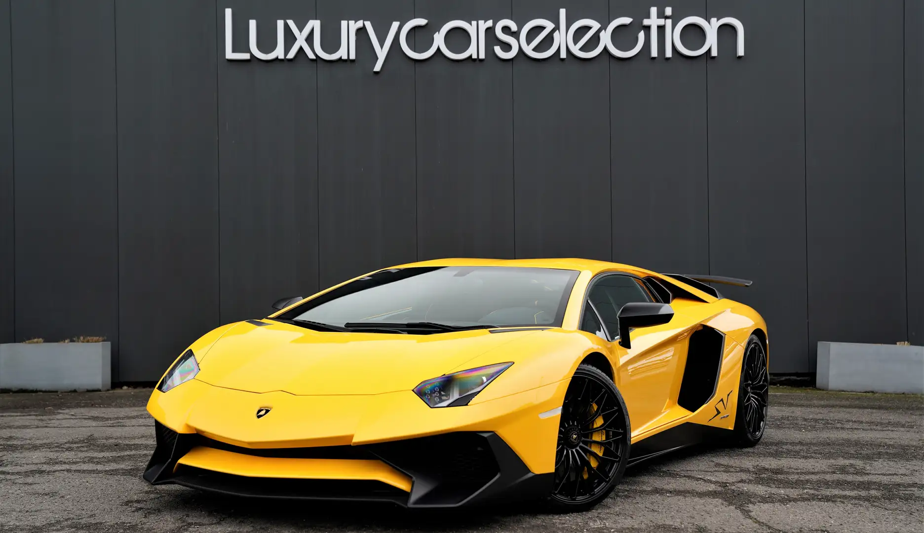 Lamborghini Aventador SV Coupé *VERKOCHT/SOLD/VENDU* Gelb - 1