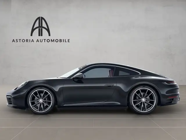 Porsche 911 view 3