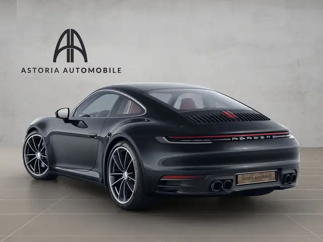 Porsche 911 view 2