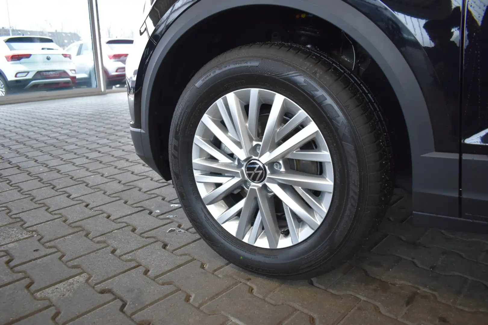 Volkswagen T-Roc 1.0 TSI APP PDC Sitzhzg LM-Felgen Zwart - 2