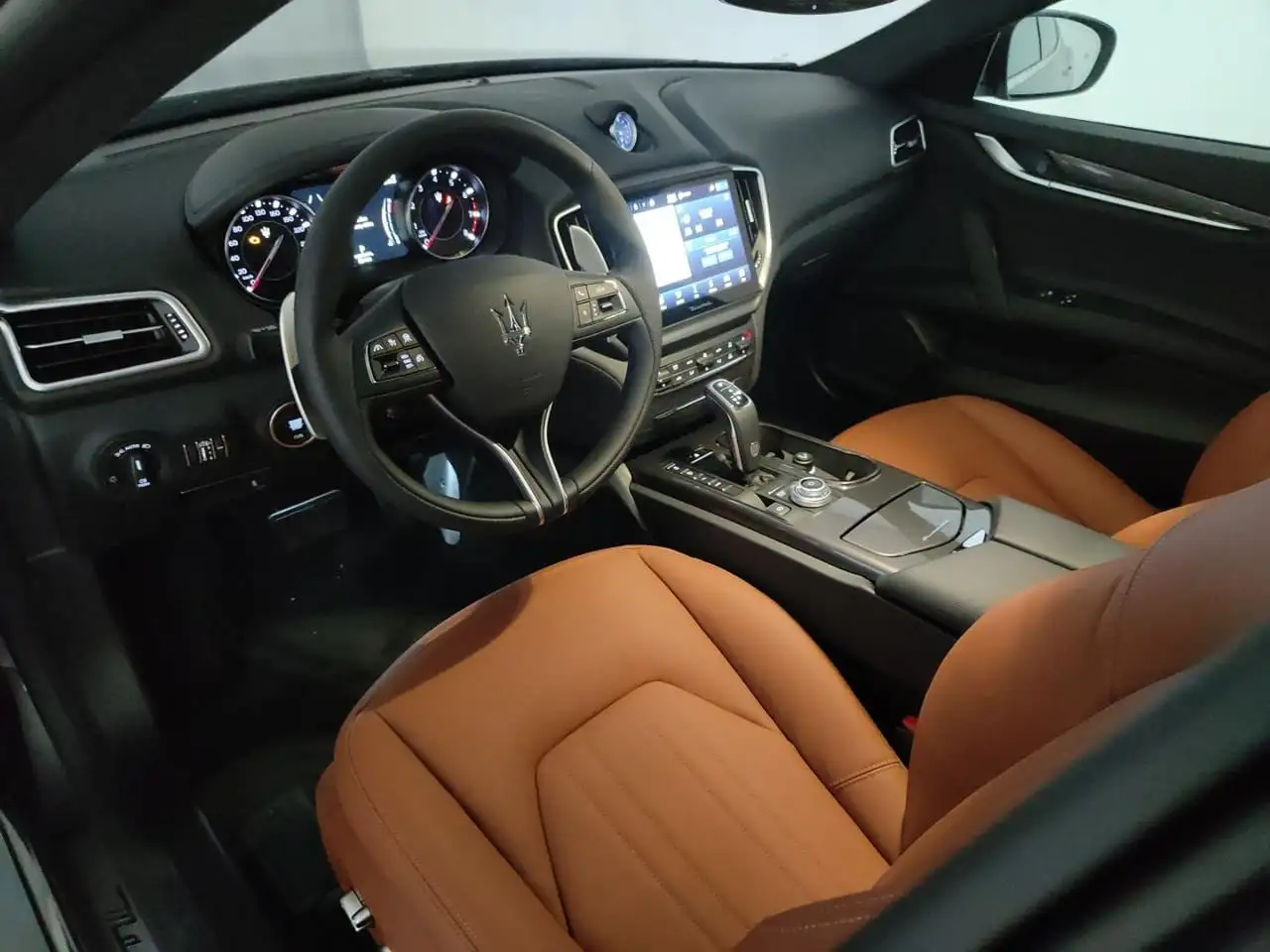 Maserati Ghibli 2024 — фото 13