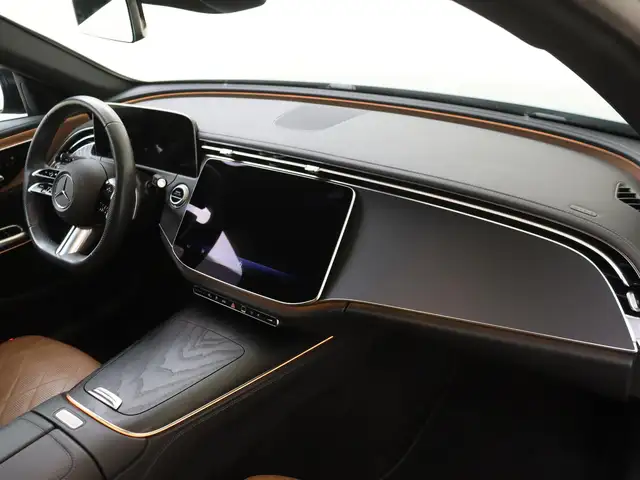 Mercedes-Benz E-Class view 5