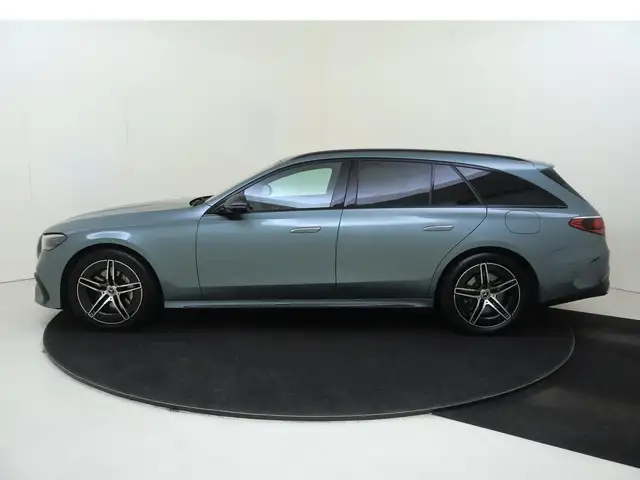 Mercedes-Benz E-Class view 8