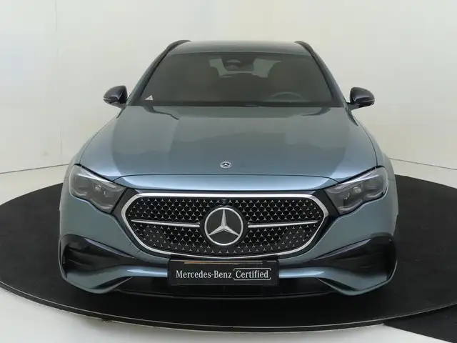 Mercedes-Benz E-Class view 6