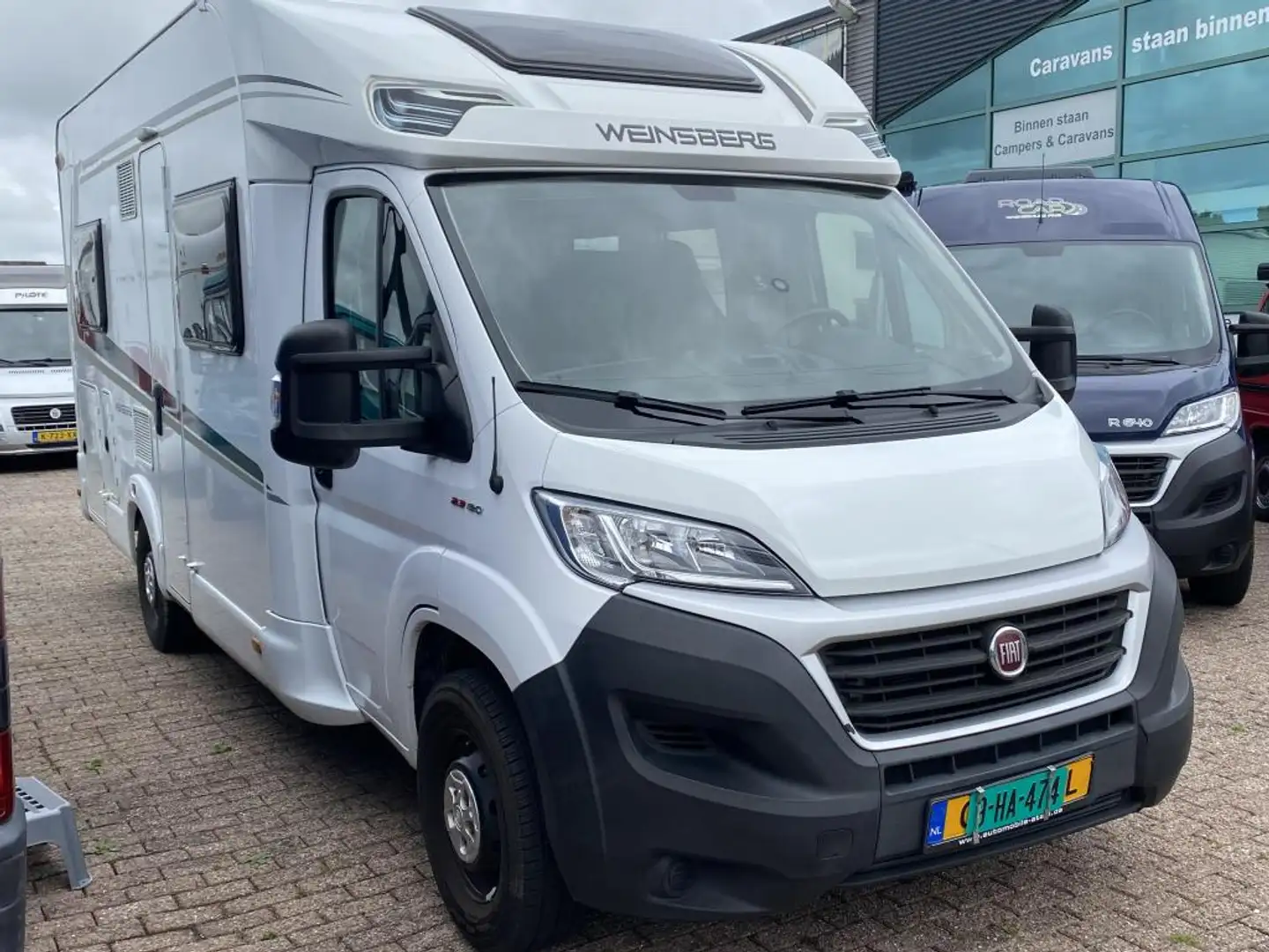Weinsberg CaraSuite 650 MF 6 pers Hefbed &amp; Frans be - 2