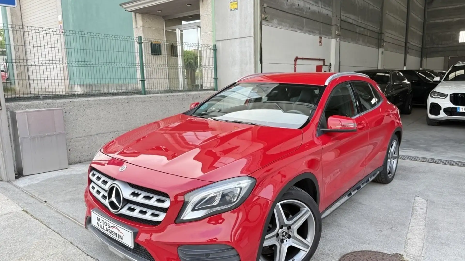Mercedes-Benz GLA 180 7G-DCT - 1