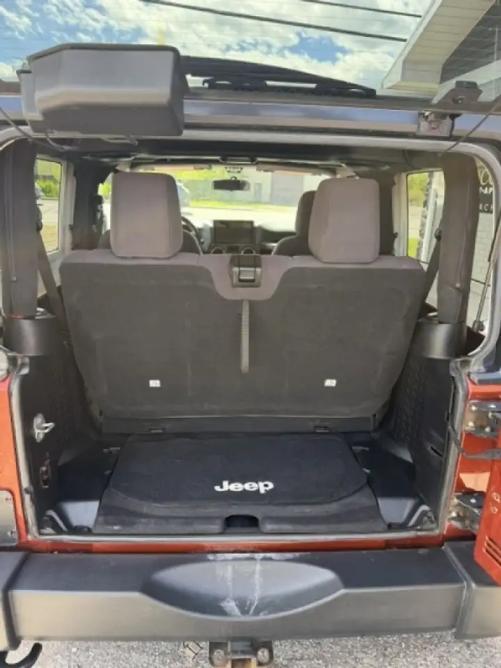 Jeep Wrangler снимка Jeep Wrangler