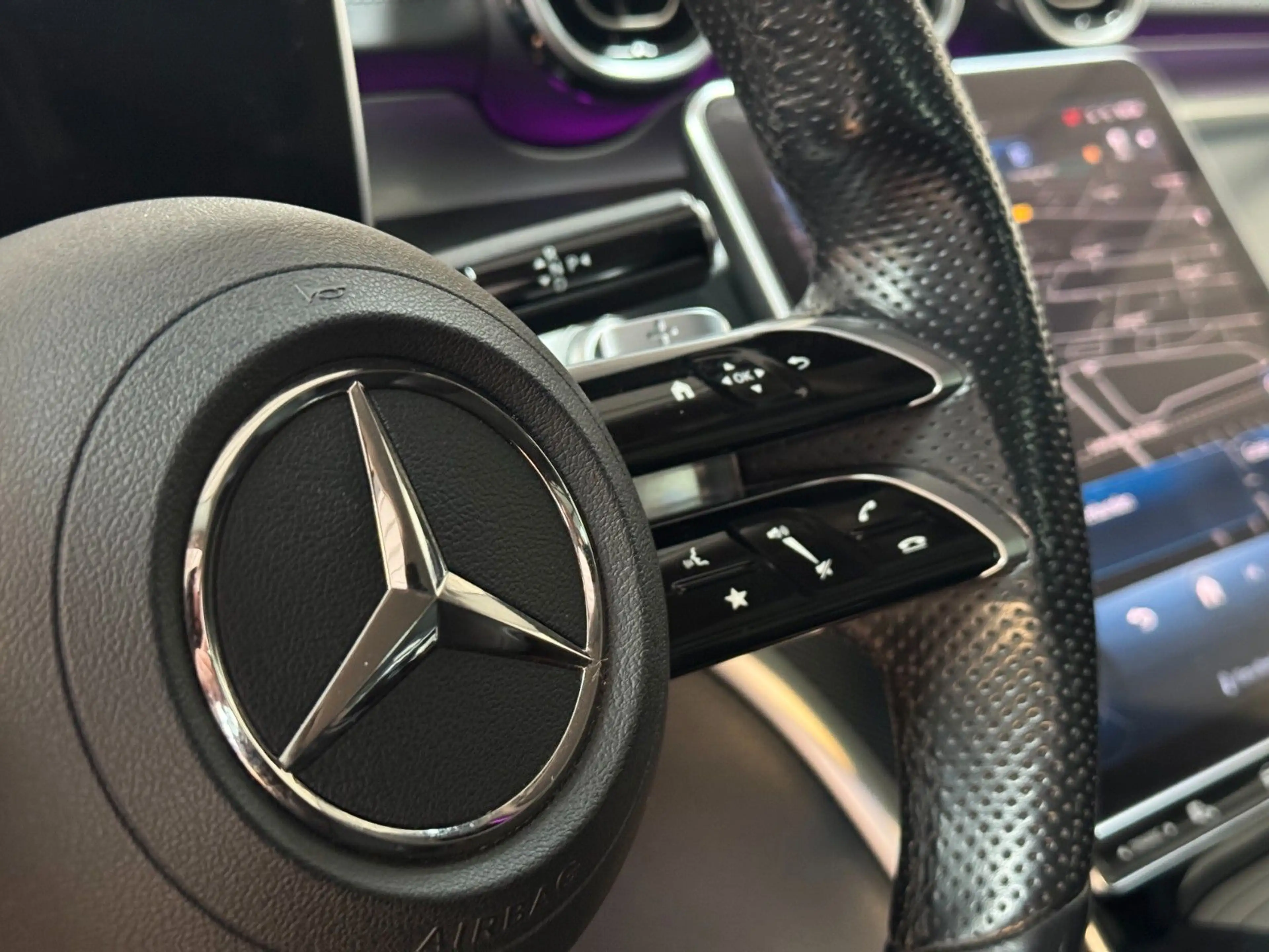 Mercedes-Benz C 200 T 4Matic *AMG*PANO*MBUX*AHK — photo 30