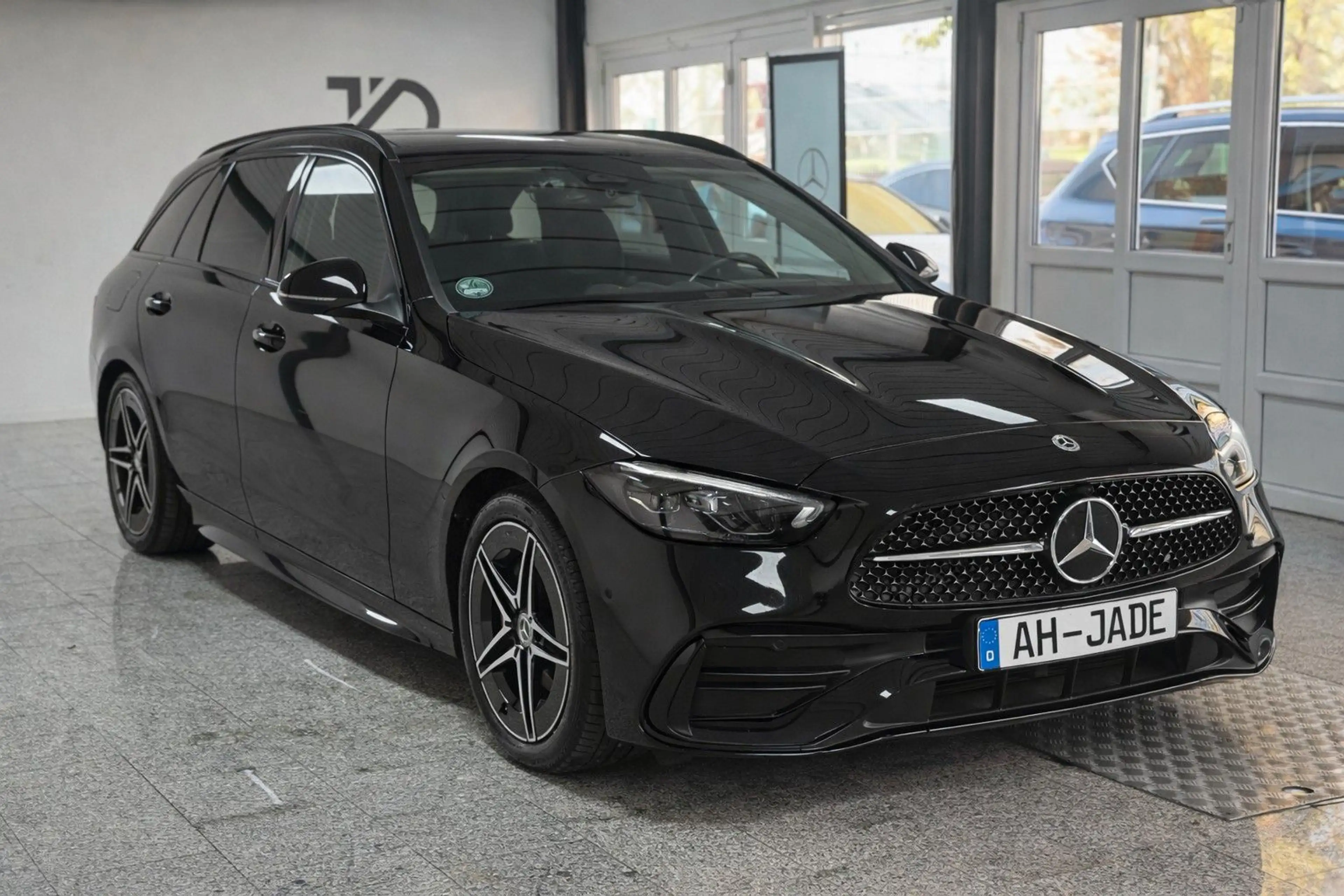 Mercedes-Benz C 200 T 4Matic *AMG*PANO*MBUX*AHK — photo 4