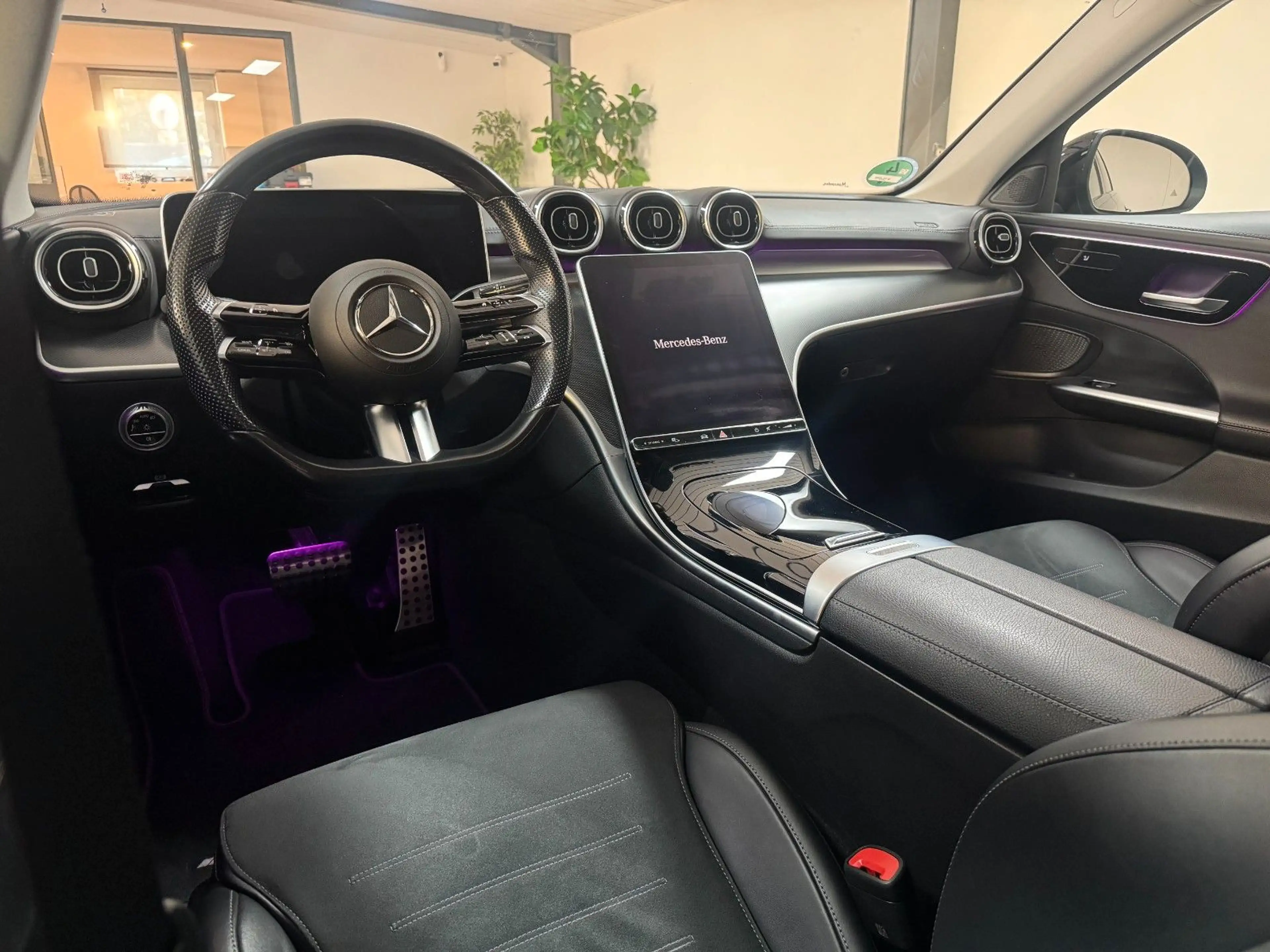 Mercedes-Benz C 200 T 4Matic *AMG*PANO*MBUX*AHK — photo 13