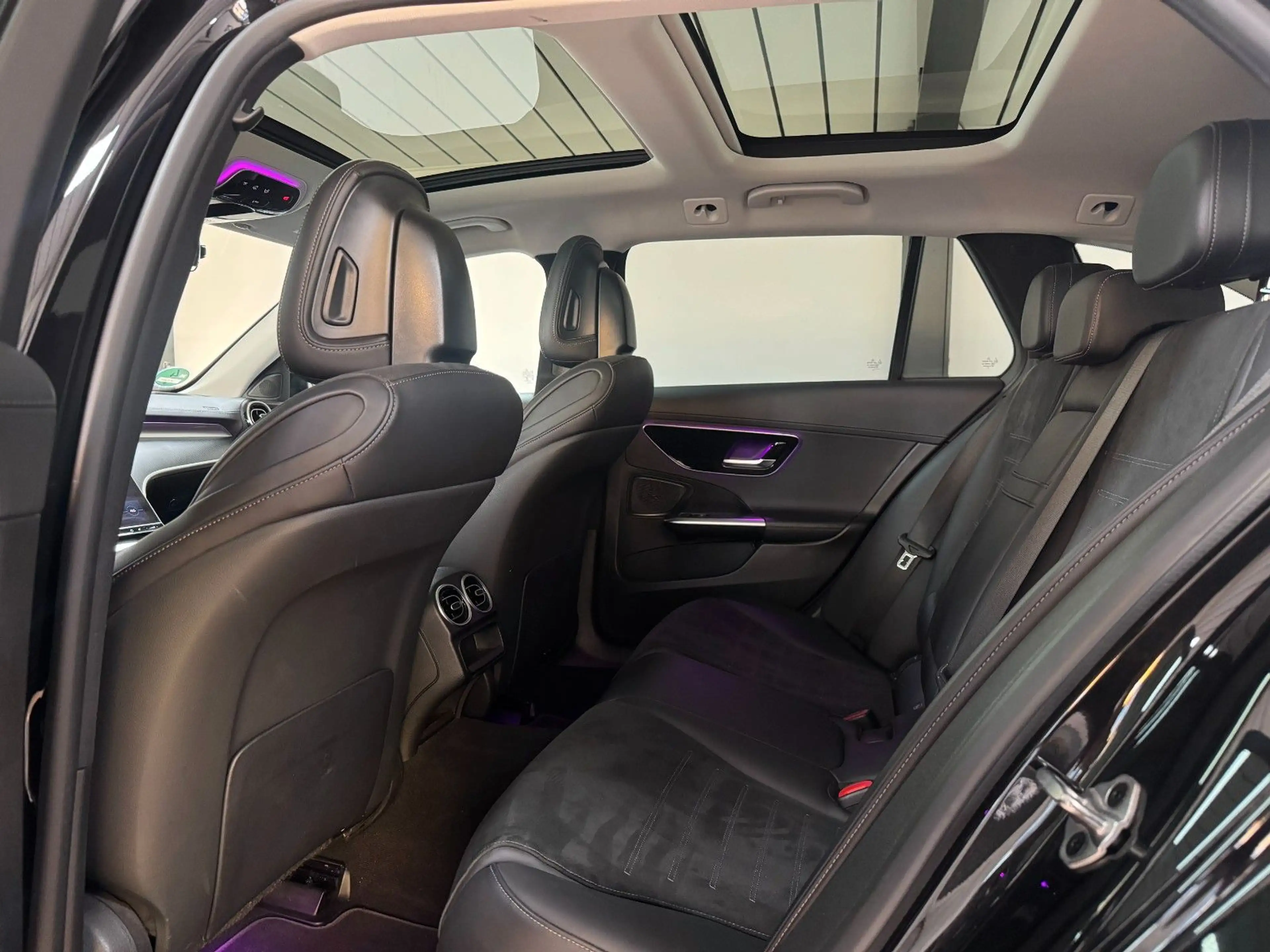 Mercedes-Benz C 200 T 4Matic *AMG*PANO*MBUX*AHK — photo 17