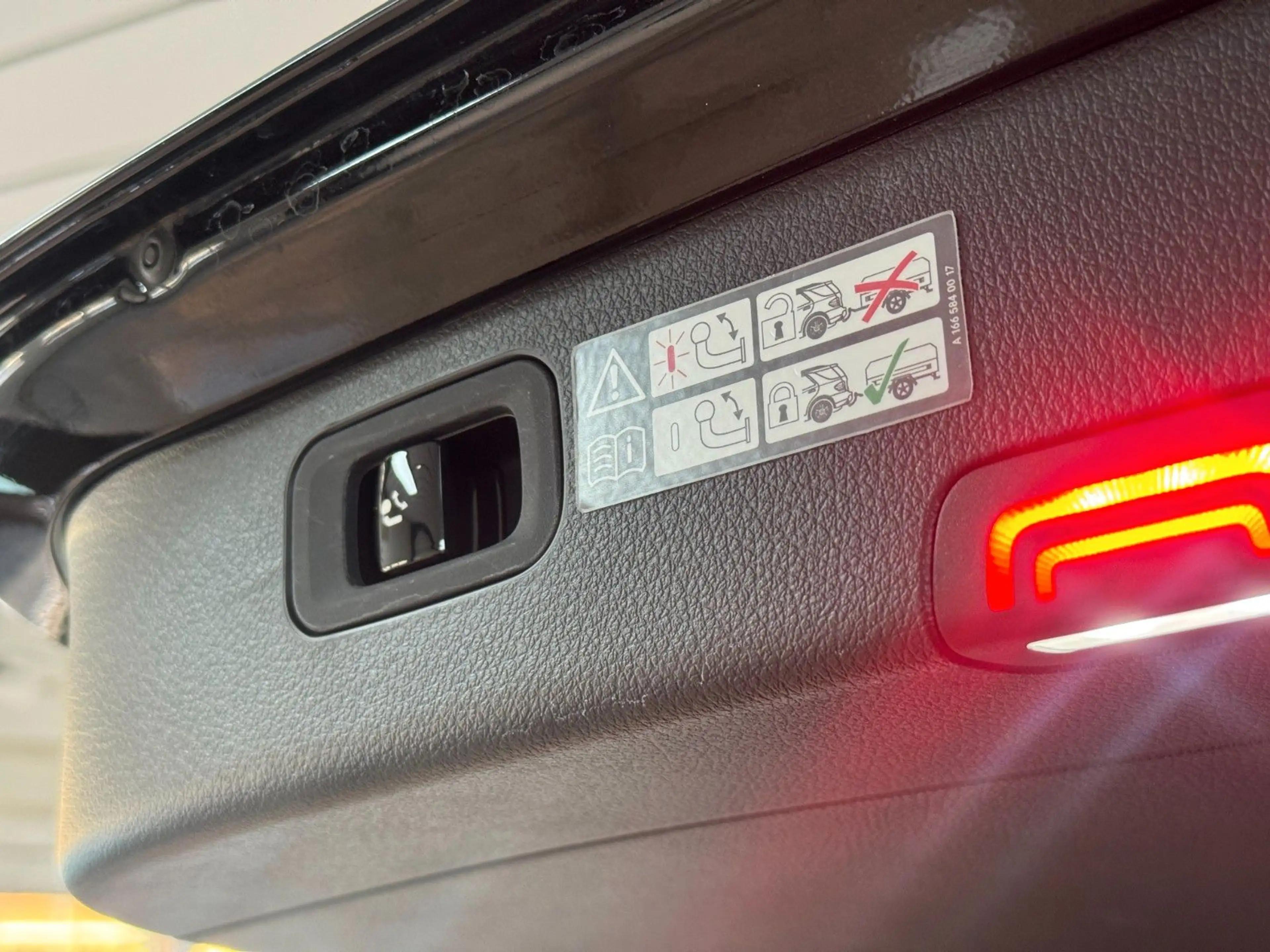 Mercedes-Benz C 200 T 4Matic *AMG*PANO*MBUX*AHK — photo 40