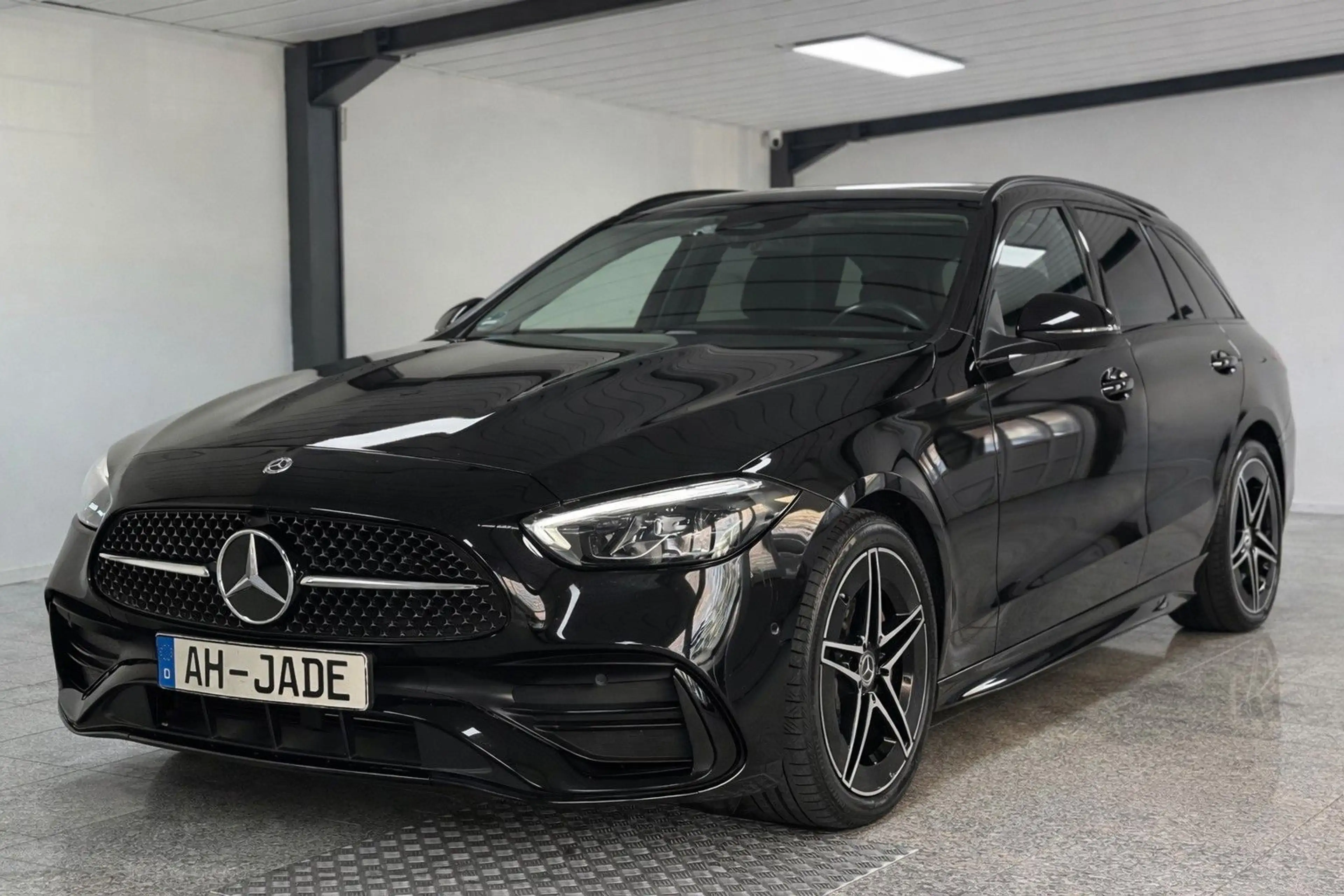 Mercedes-Benz C 200 T 4Matic *AMG*PANO*MBUX*AHK — photo 2