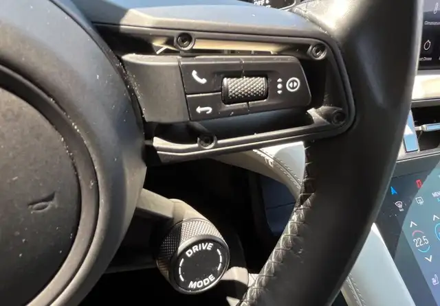 Porsche Taycan view 17
