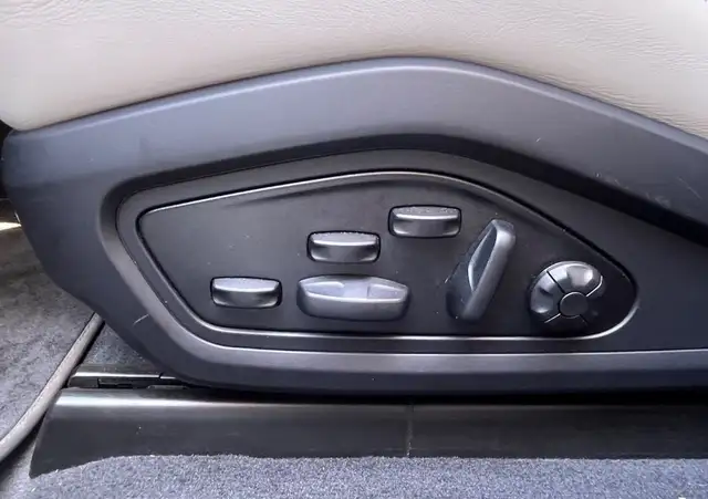 Porsche Taycan view 16