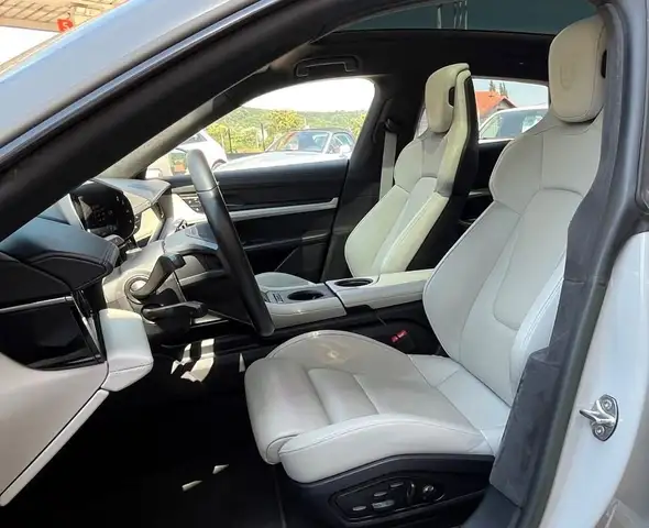 Porsche Taycan view 5