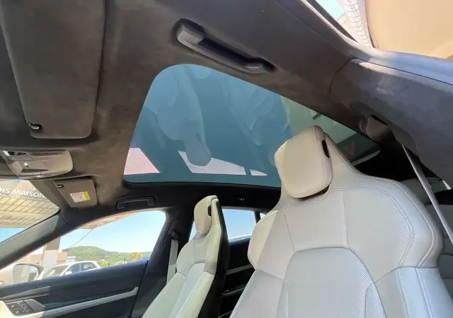 Porsche Taycan view 28