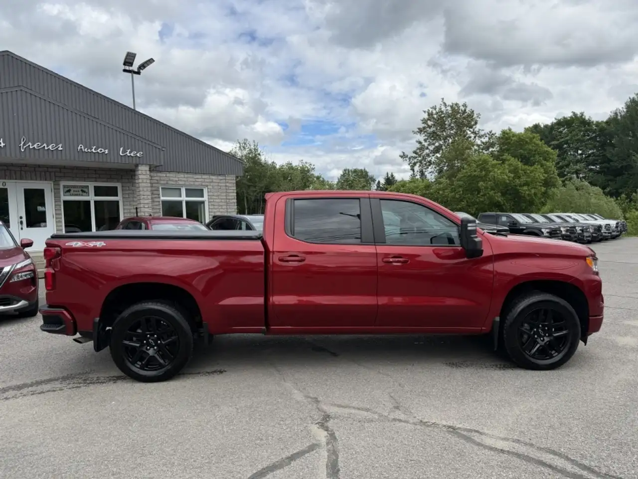 Chevrolet Silverado 1500 photo Chevrolet Silverado 1500