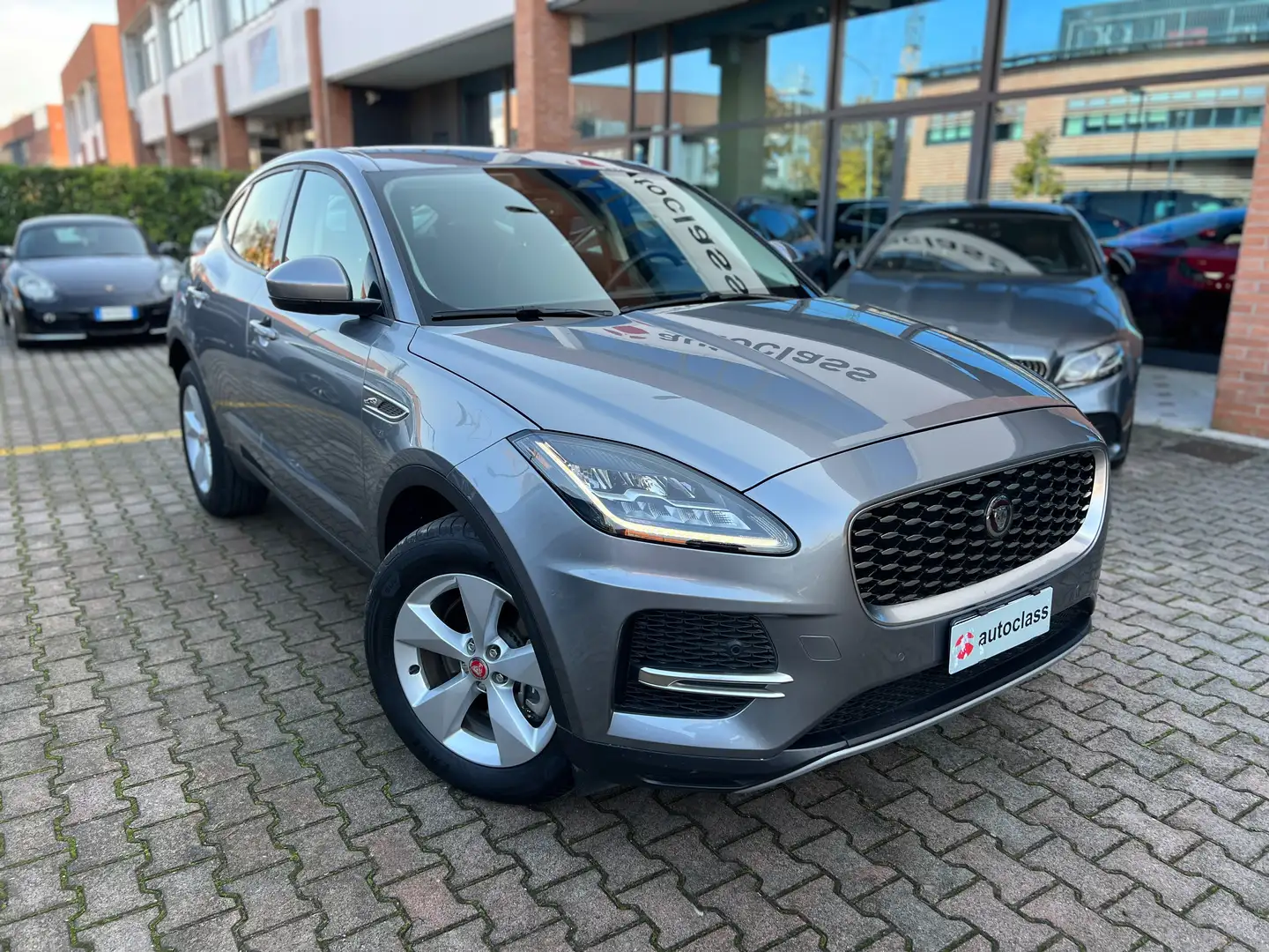 Jaguar E-Pace E-Pace 2.0 i4 mhev R-Dynamic HSE awd 200cv auto Gris - 2