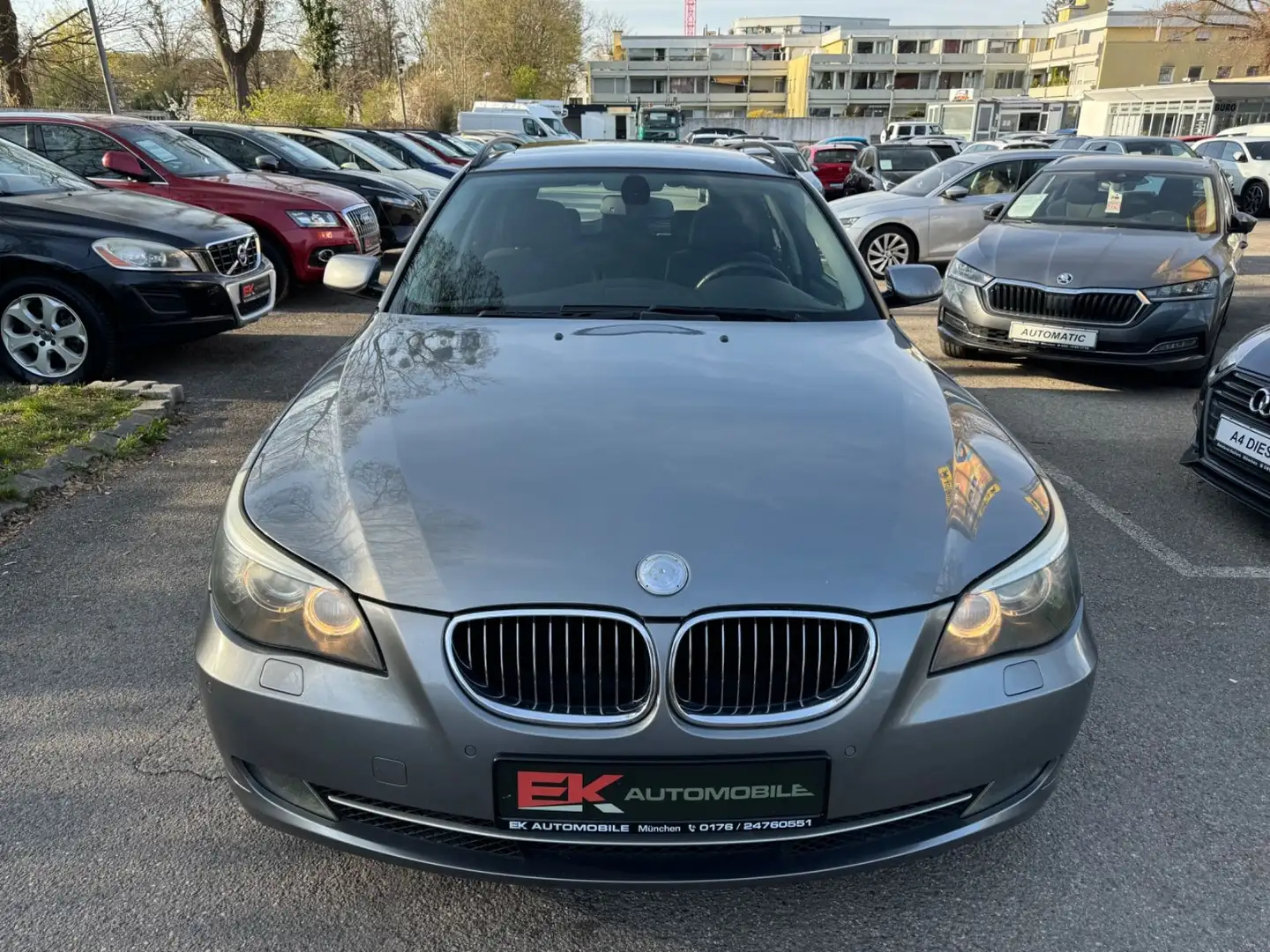 BMW 530 Baureihe 5 Touring 530d Aut Navi Leder Pano Šedá - 2