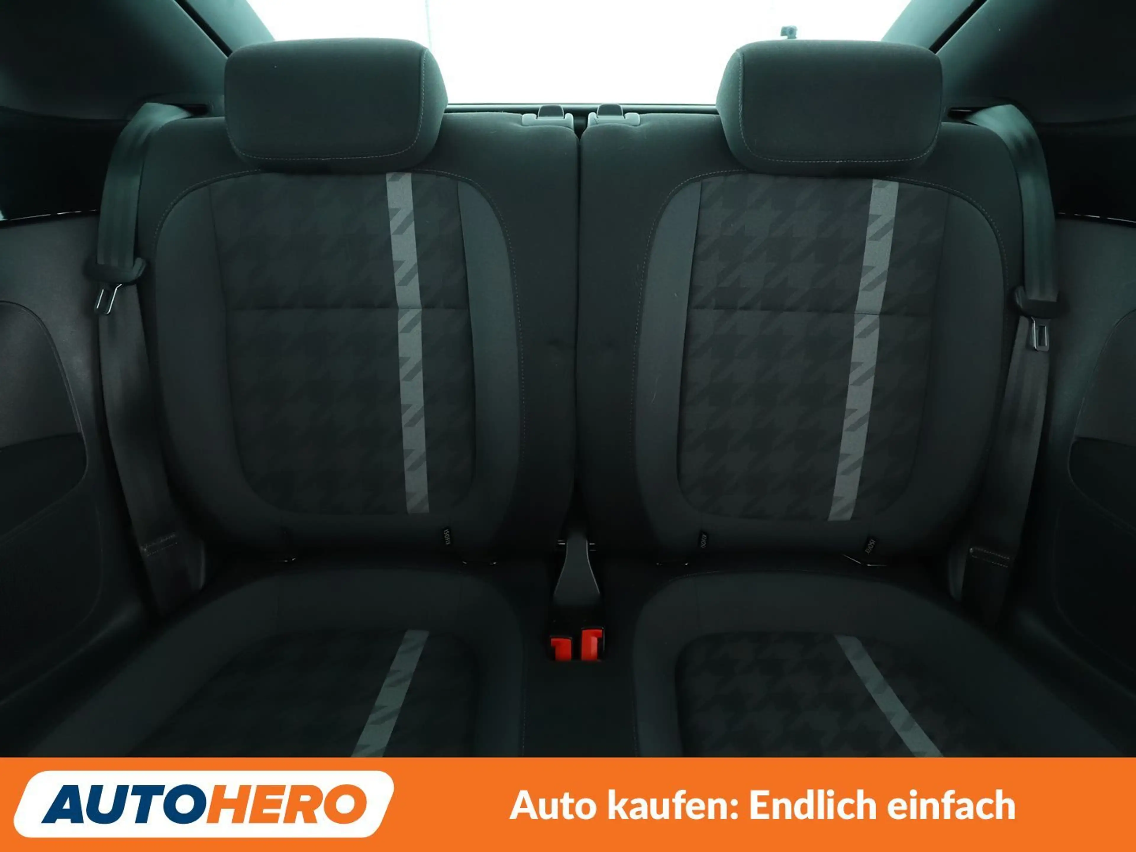 Volkswagen Beetle 1.2 TSI Design BMT *NAVI*BI-XENON*TEMPO*PDC* — photo 15