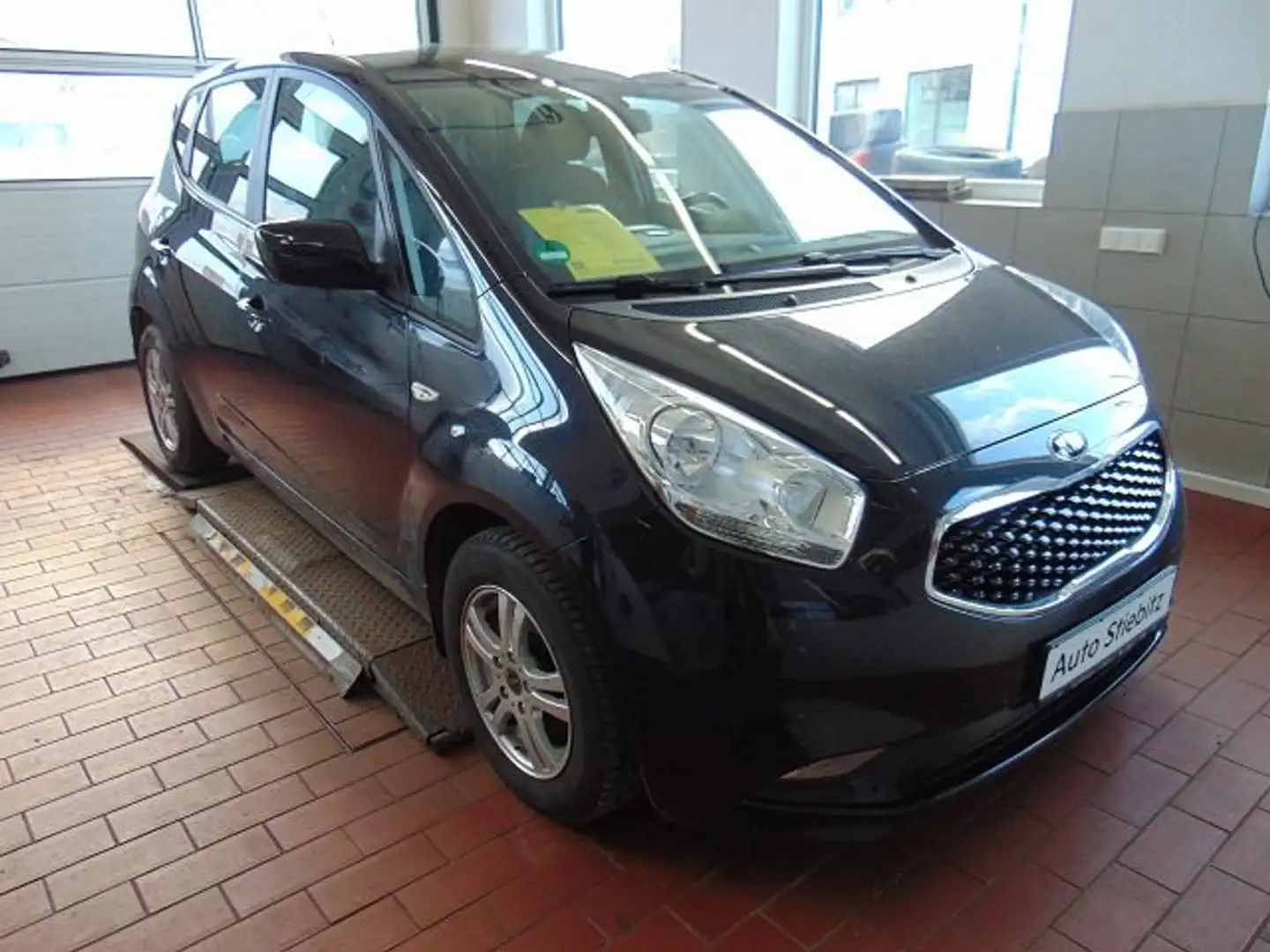 Kia Venga Attract Noir - 2