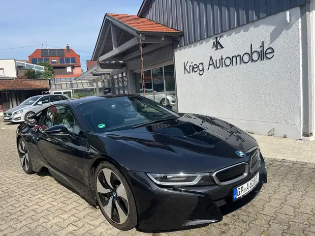 BMW i8 Coupe Pure Impulse *Garagenfahrzeug*