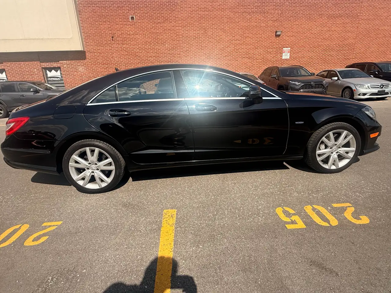 Mercedes-Benz CLS снимка Mercedes-Benz CLS
