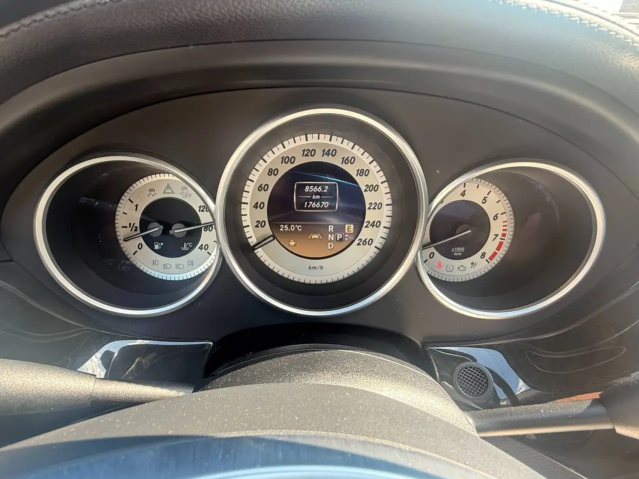 Mercedes-Benz CLS снимка Mercedes-Benz CLS