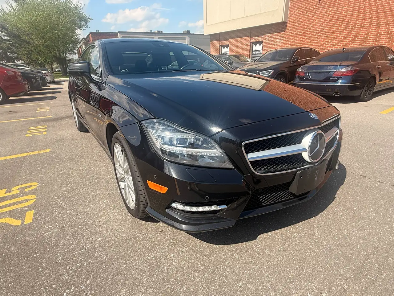 Mercedes-Benz CLS снимка Mercedes-Benz CLS