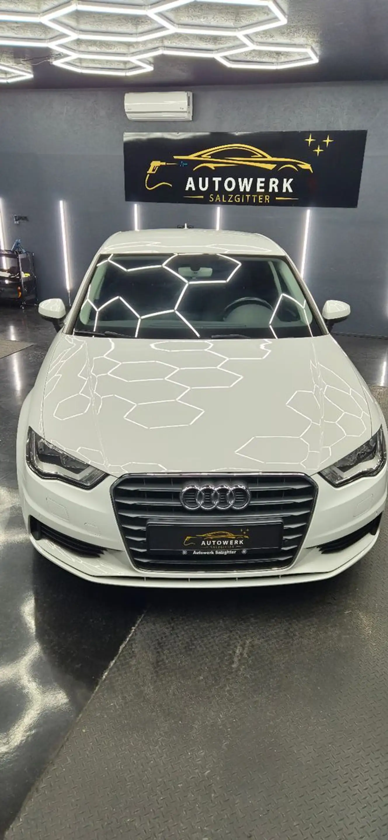 Audi A3 Limousine attraction Navi Shz. Top Gepflegt — photo 6