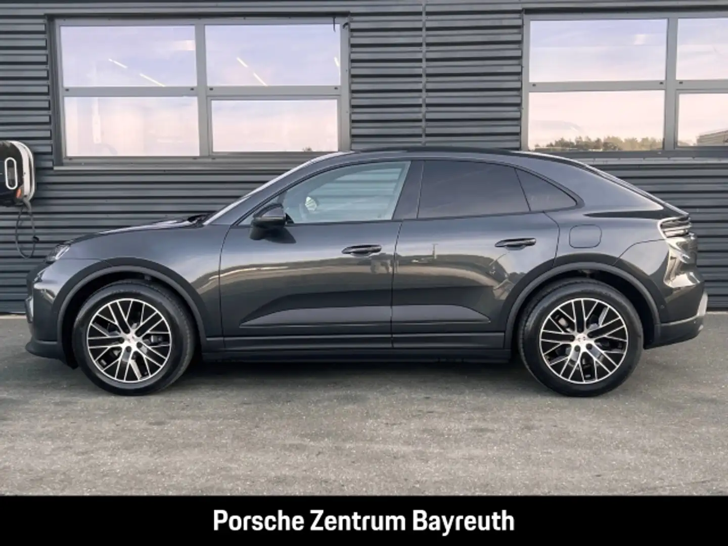 Porsche Macan 4 *MATRIX*BOSE*INNODRIVE*PANODACH*KEYLESS* Grau - 2