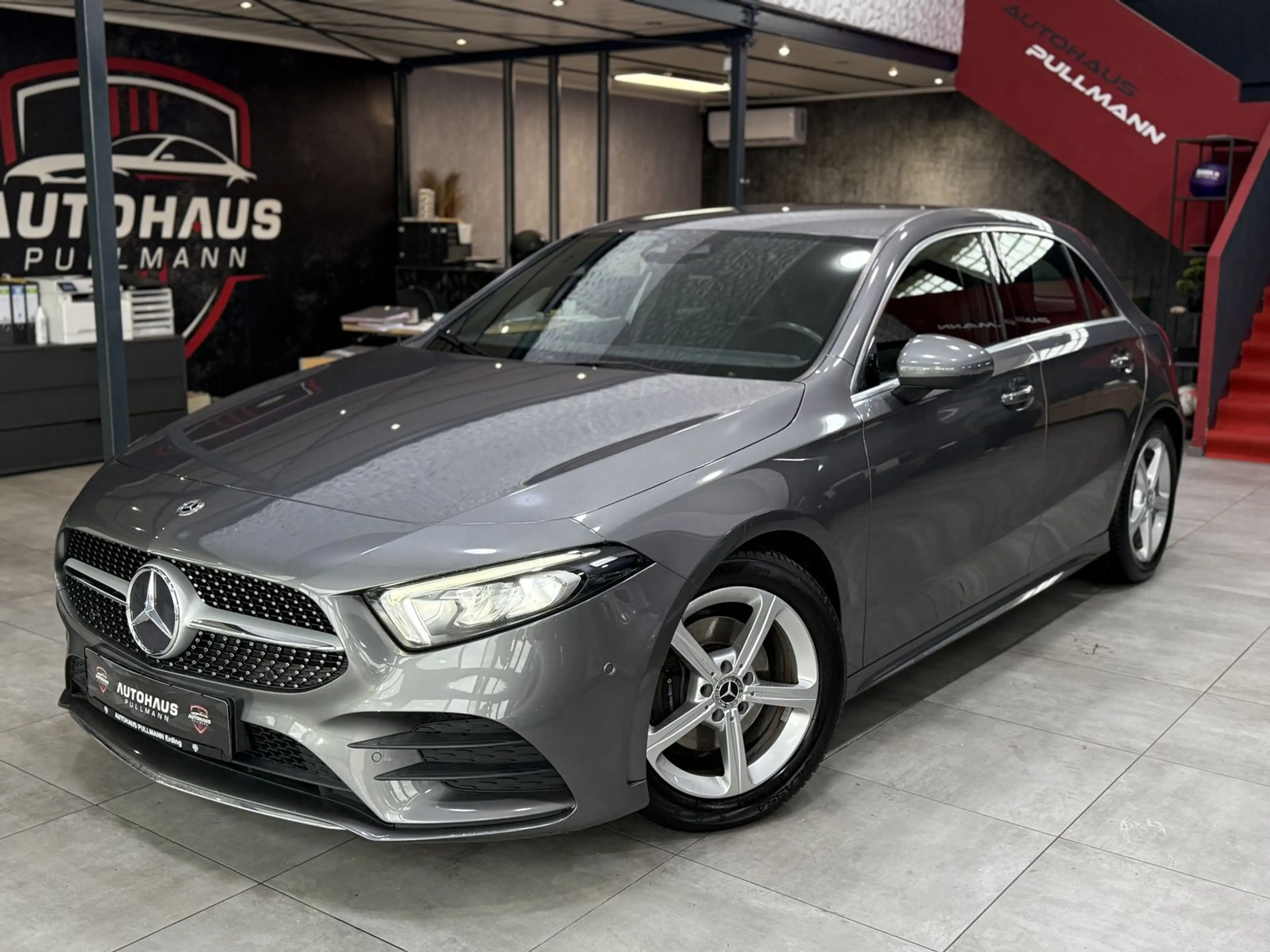 Mercedes-Benz A 200 A 200 AMG LINE *RÜCKFAHRK.*LED*TEMPOMAT*