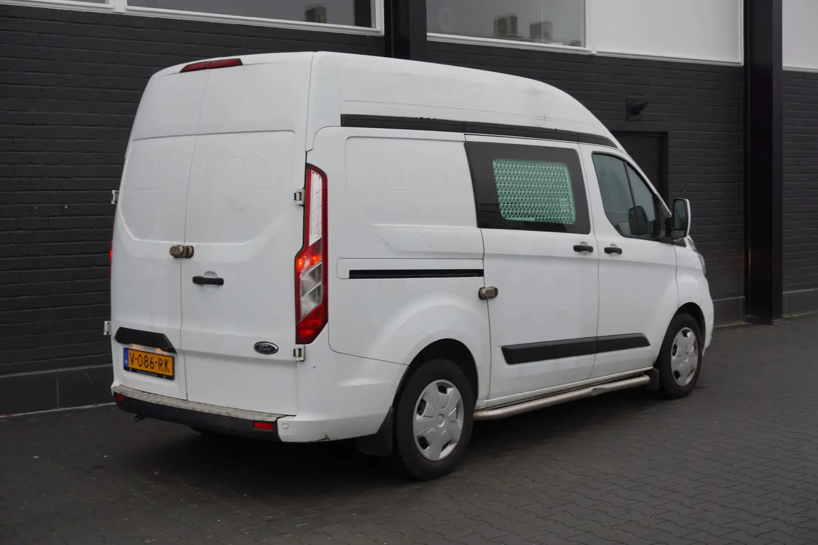 Ford Transit Custom 2.0 TDCI 130PK Automaat L1H2 EURO 6 - Airco - Crui Wit - 2