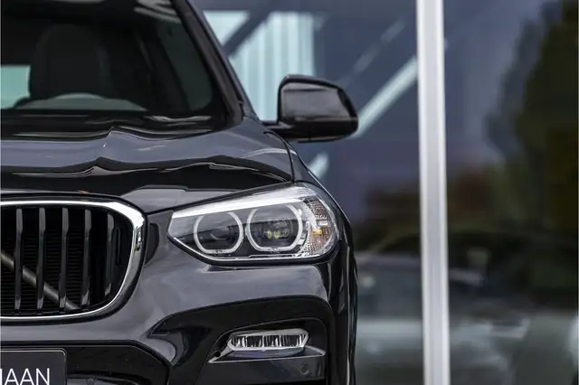 BMW X3 view 20