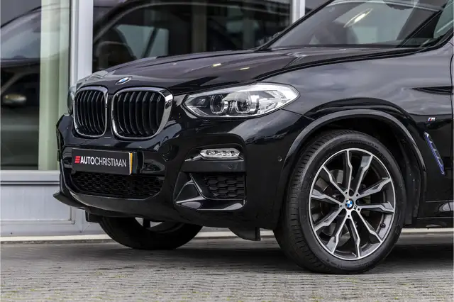 BMW X3 view 17