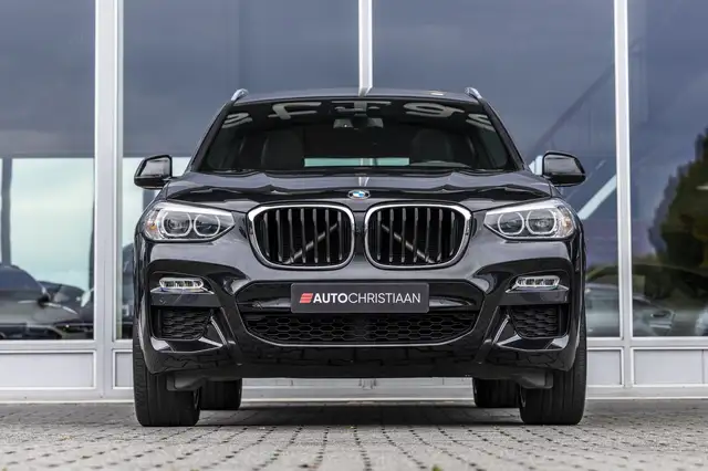 BMW X3 view 3