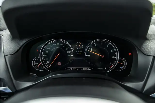 BMW X3 view 8