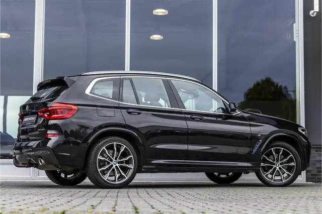 BMW X3 view 2