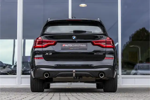 BMW X3 view 4