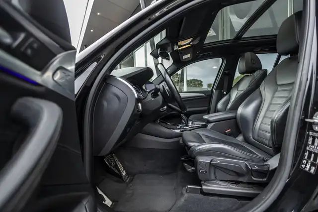 BMW X3 view 9