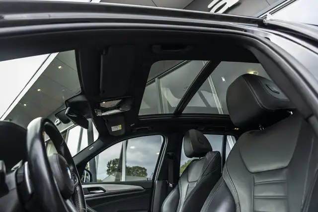 BMW X3 view 13
