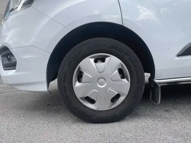 Ford Transit Custom view 9